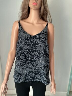 Banana Republic Black & White Floral V-Neck top